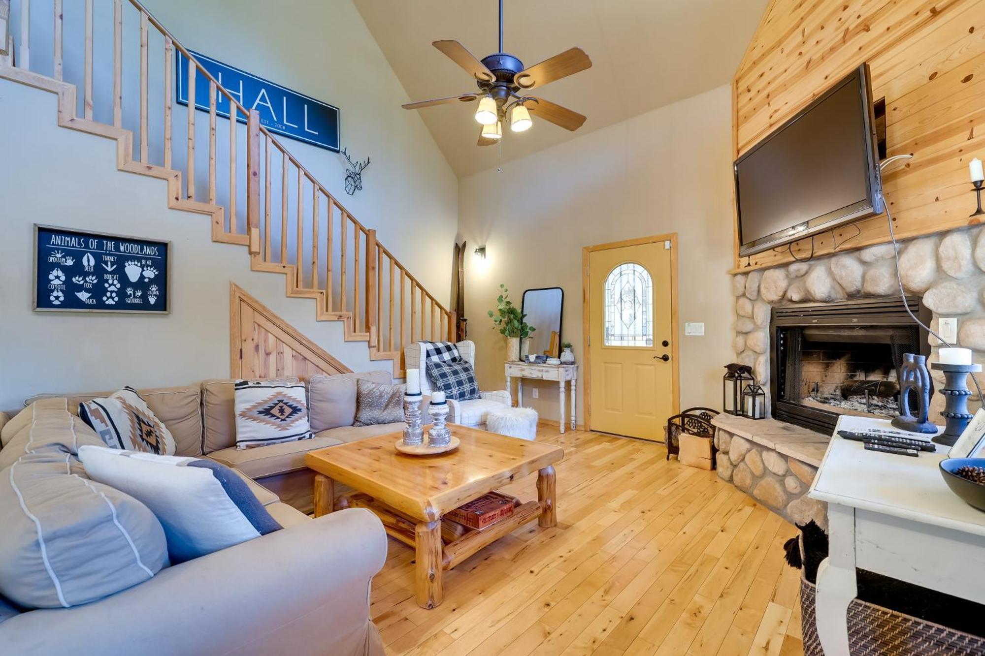 Dog-Friendly Nutrioso Cabin With Wraparound Porch! エクステリア 写真